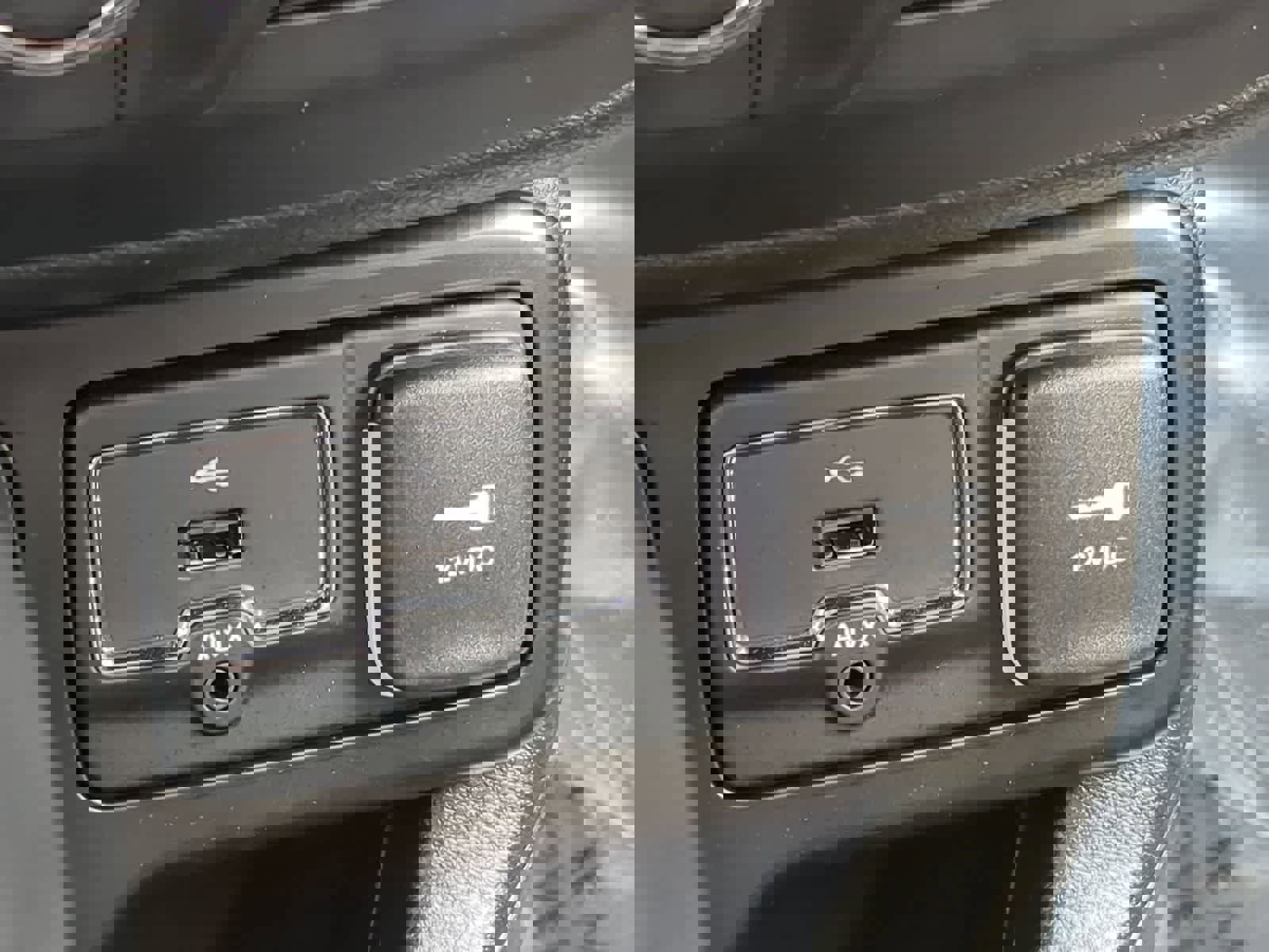 Used 2023 Jeep Renegade Limited image 37