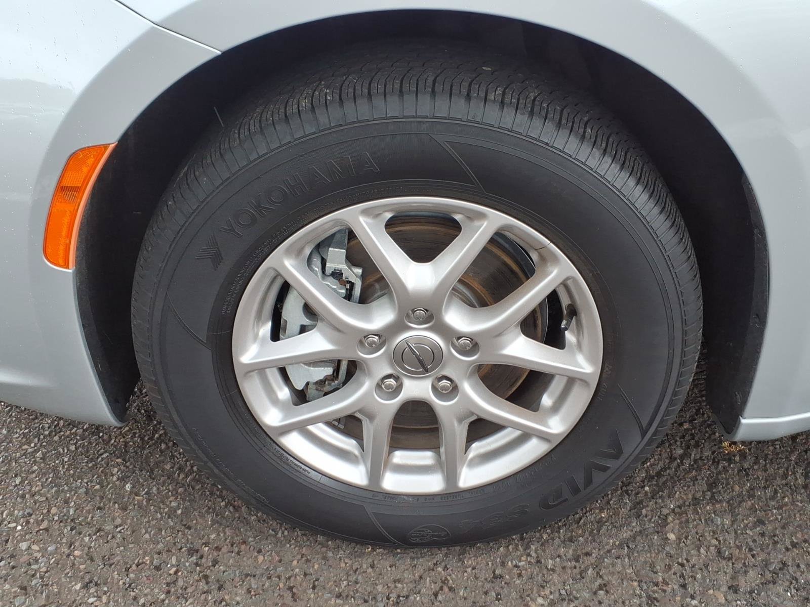 Used 2024 Chrysler Pacifica Touring-L FWD image 10