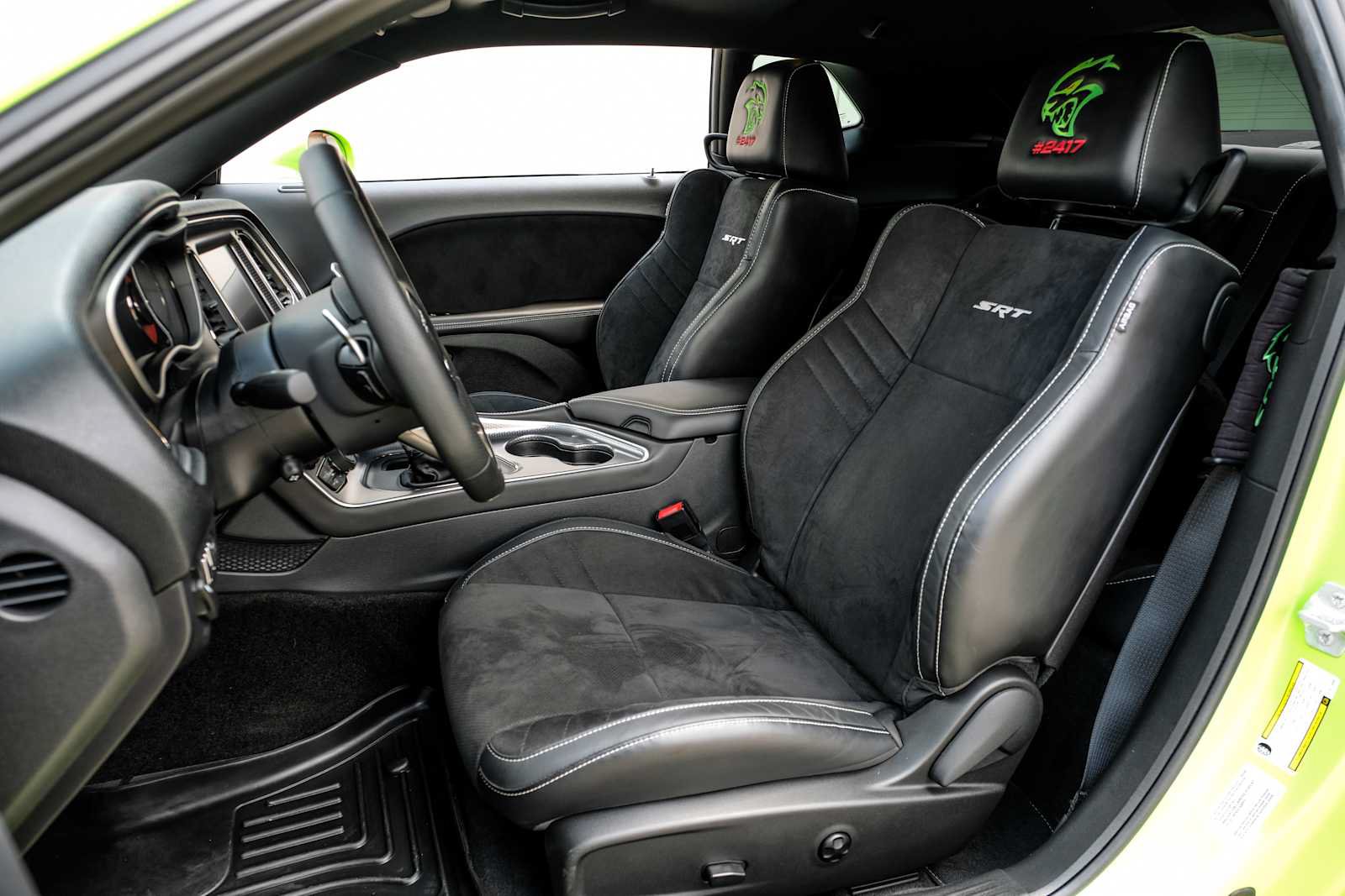 Used 2015 Dodge Challenger SRT Hellcat RWD image 31