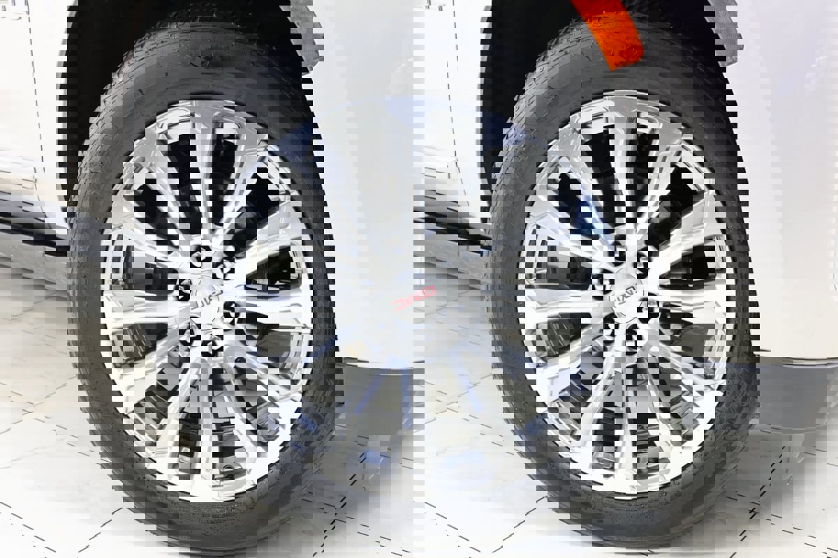 Used 2021 GMC Yukon Denali w/ Denali Ultimate Package image 16