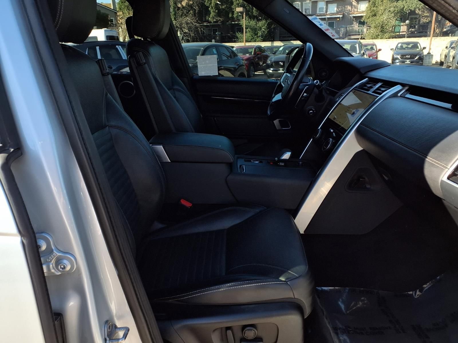 Used 2022 Land Rover Discovery S R-Dynamic image 21