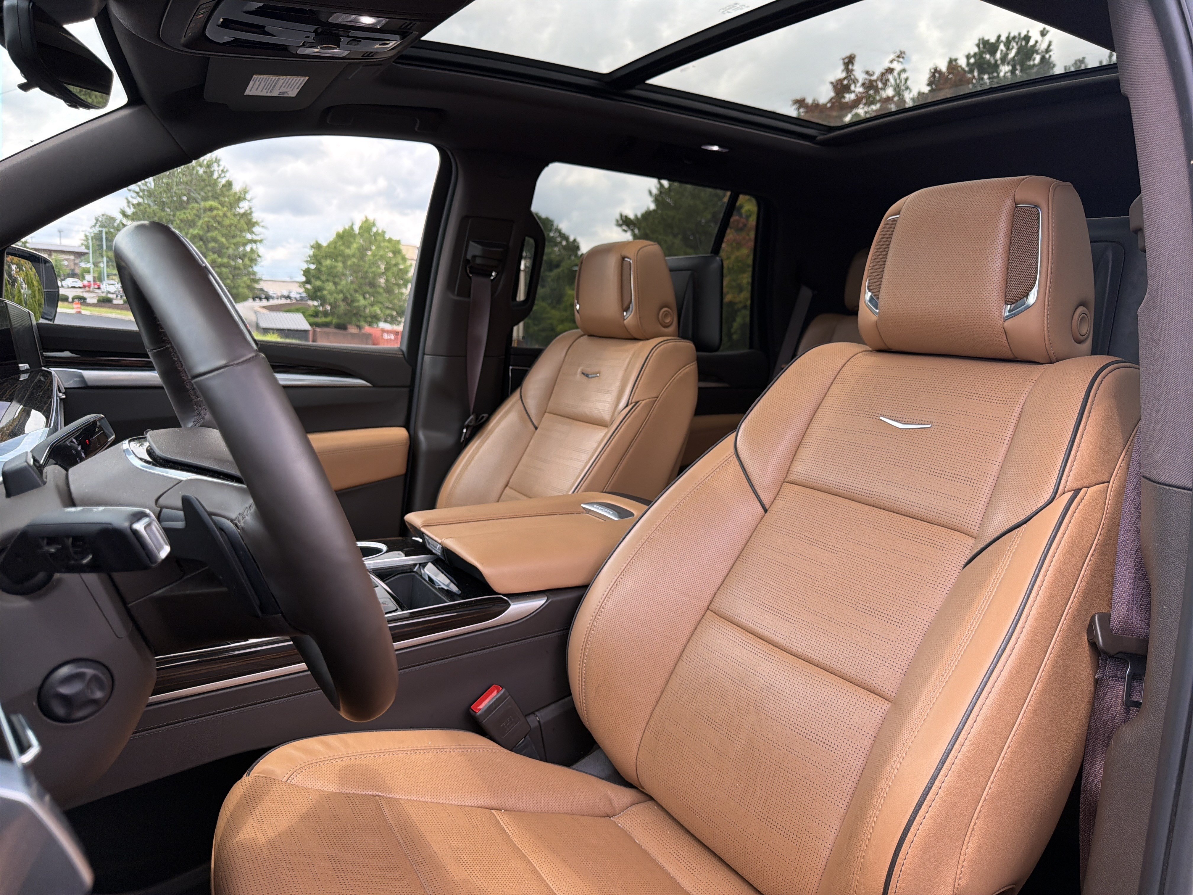 Used 2025 Cadillac Escalade Premium Luxury w/ Touring Package AWD/4WD image 7