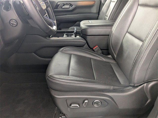 Certified 2025 GMC Yukon Denali image 13