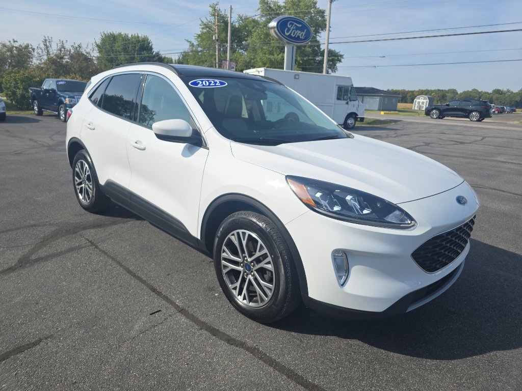 Used 2022 Ford Escape SEL image 2