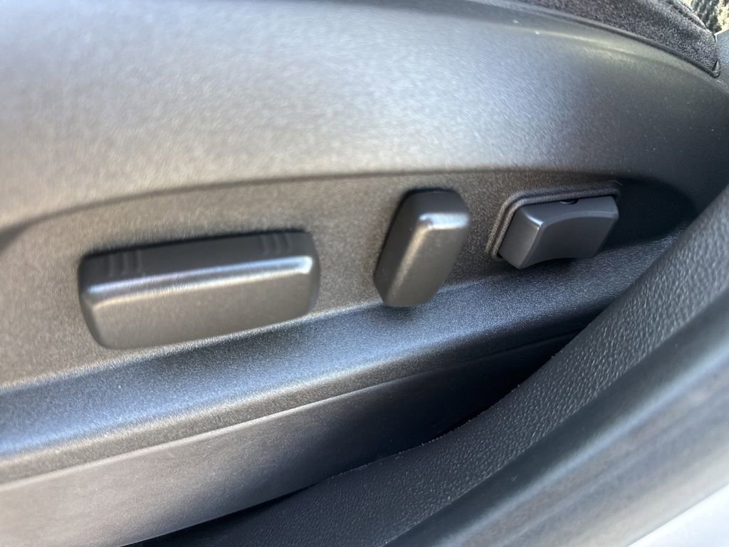 Used 2013 Chevrolet Equinox LT w/ Driver Convenience Package image 19