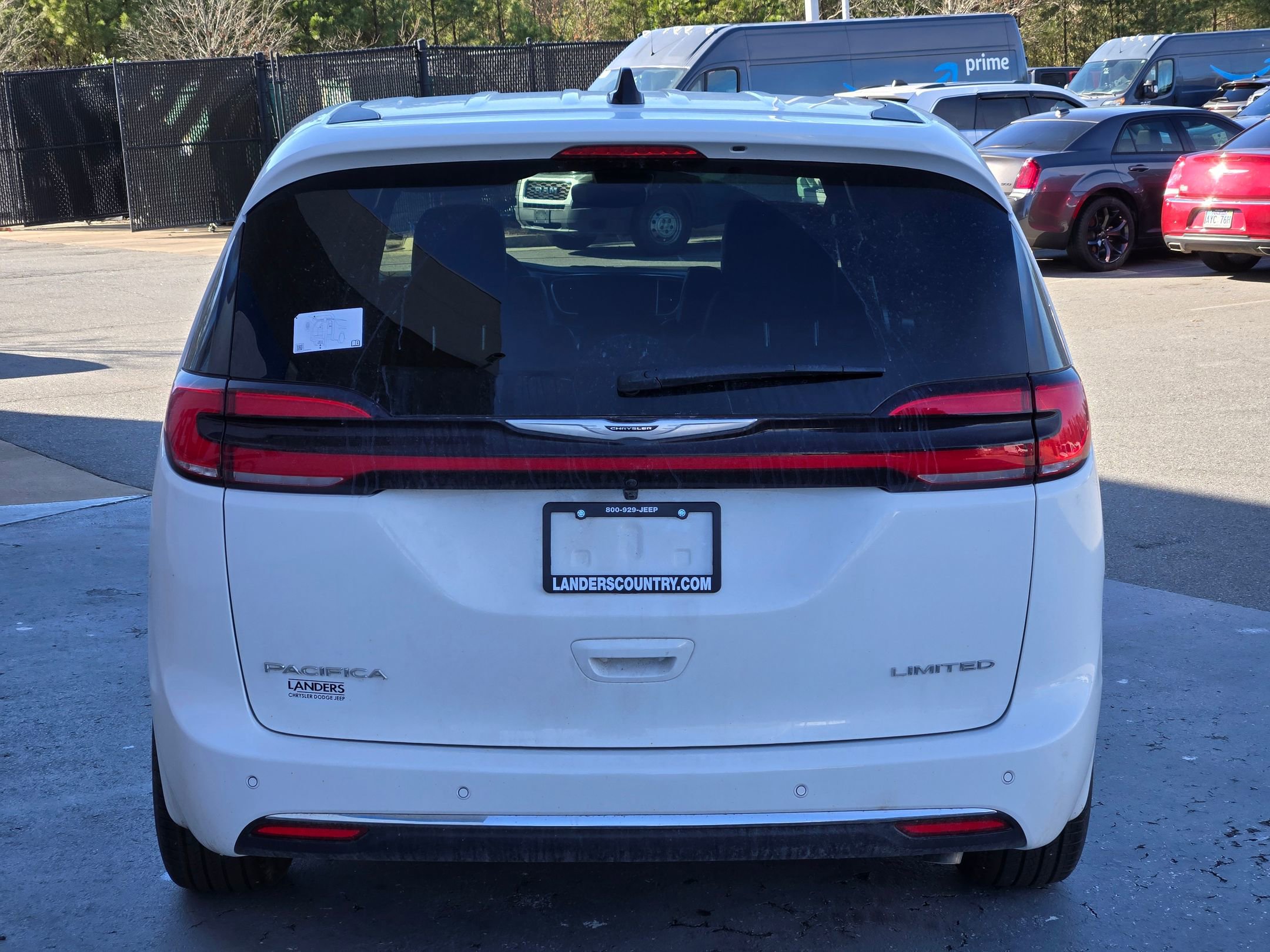 New 2026 Chrysler Pacifica Limited w/ Uconnect Theater Family Group image 6