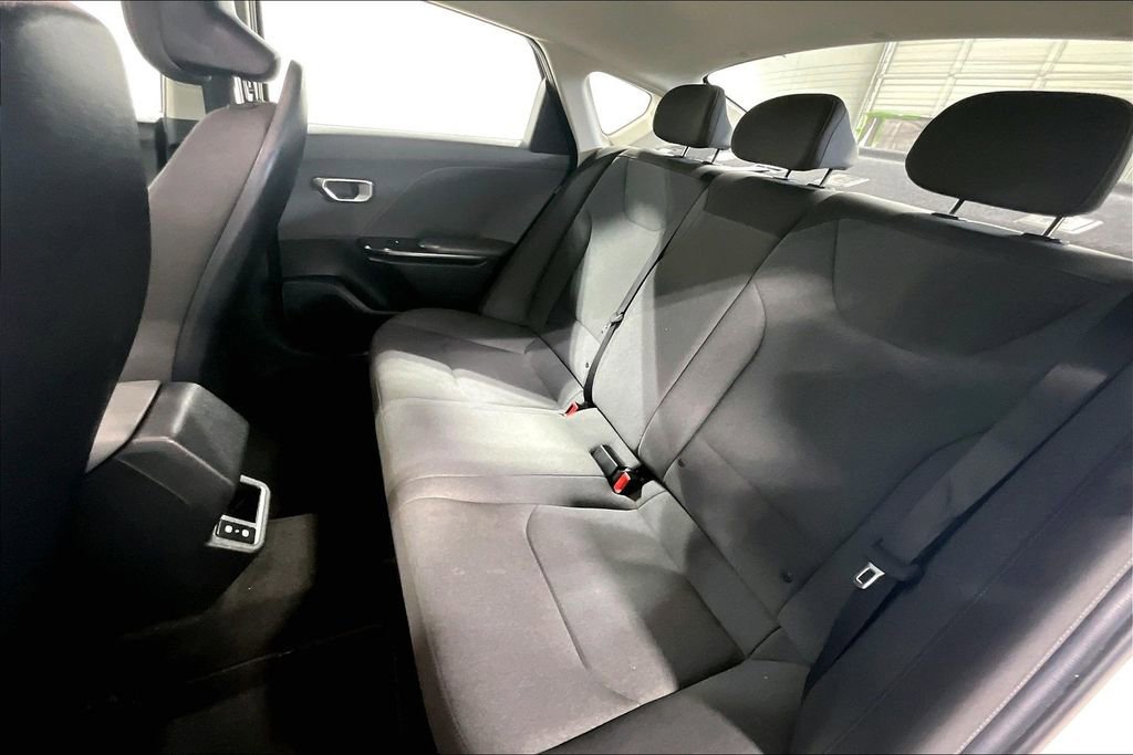 Used 2025 Kia K4 LXS image 34