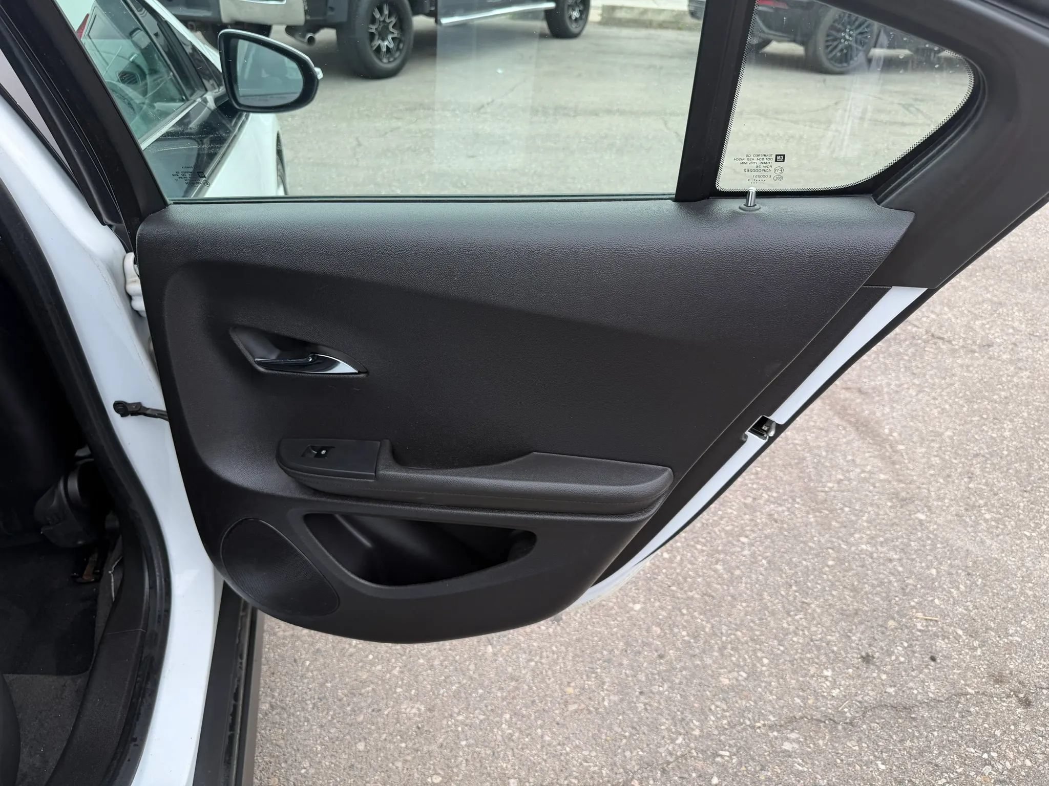 Used 2013 Chevrolet Volt Premium w/ Premium Trim Package FWD image 24