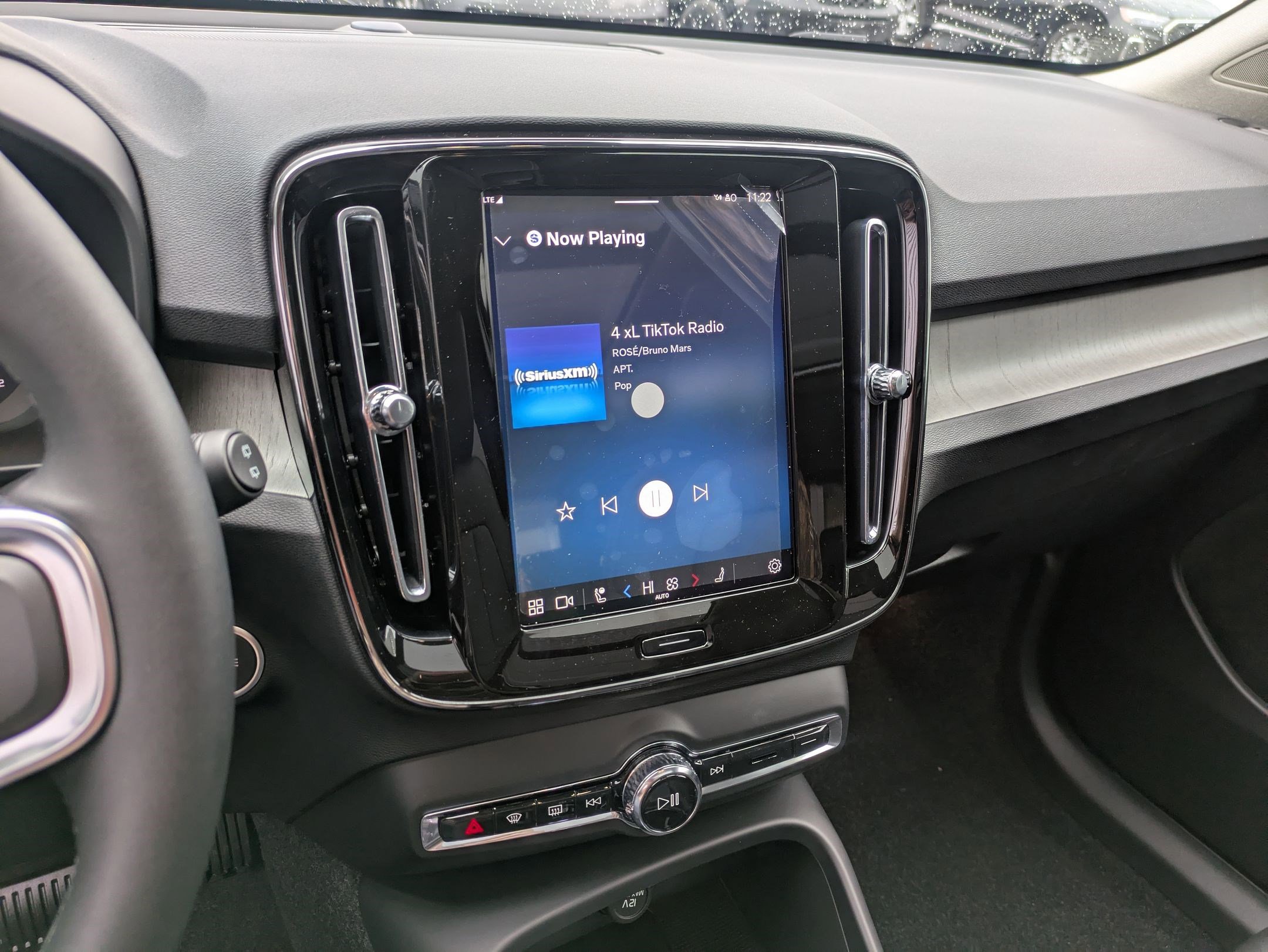 New 2025 Volvo XC40 B5 Plus w/ Protection Package Premier image 12