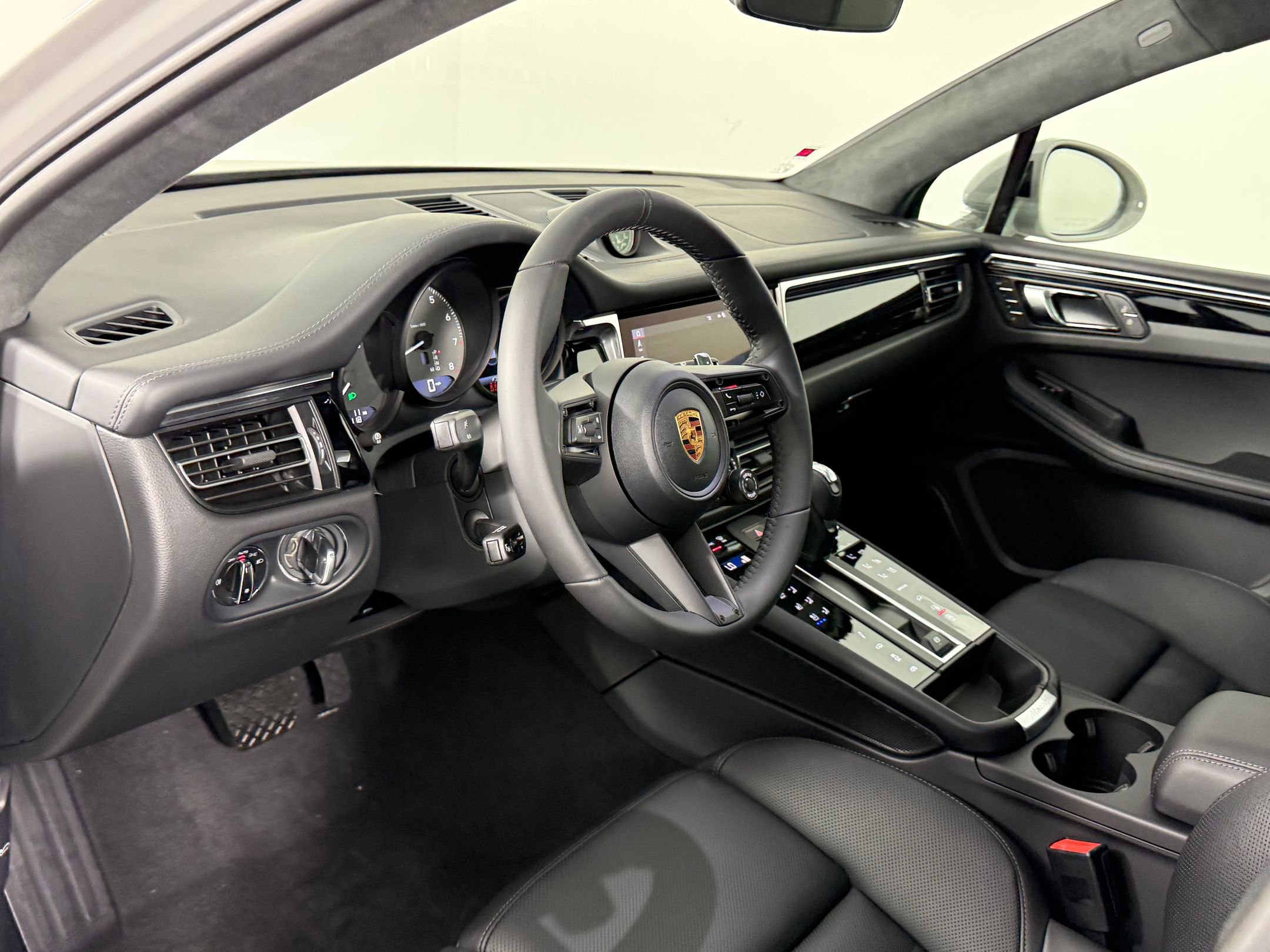 New 2026 Porsche Macan S AWD/4WD image 4