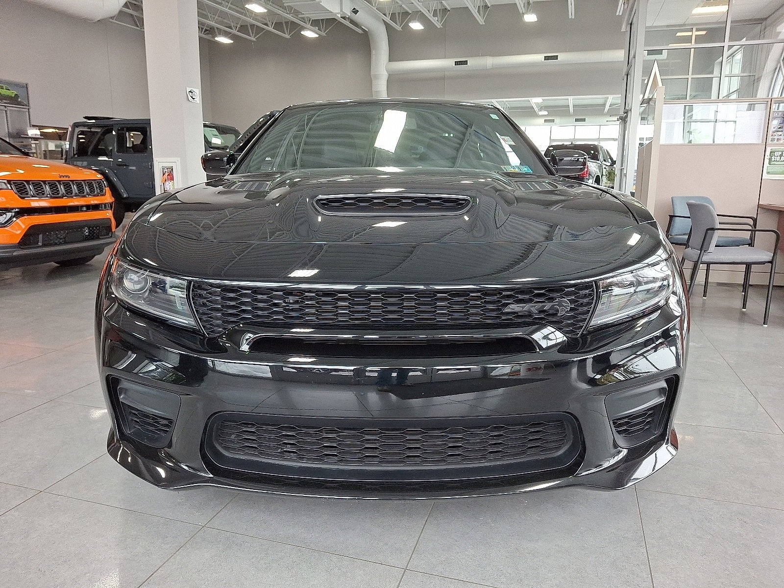 Used 2022 Dodge Charger SRT Hellcat w/ Harman/Kardon Audio Group image 2