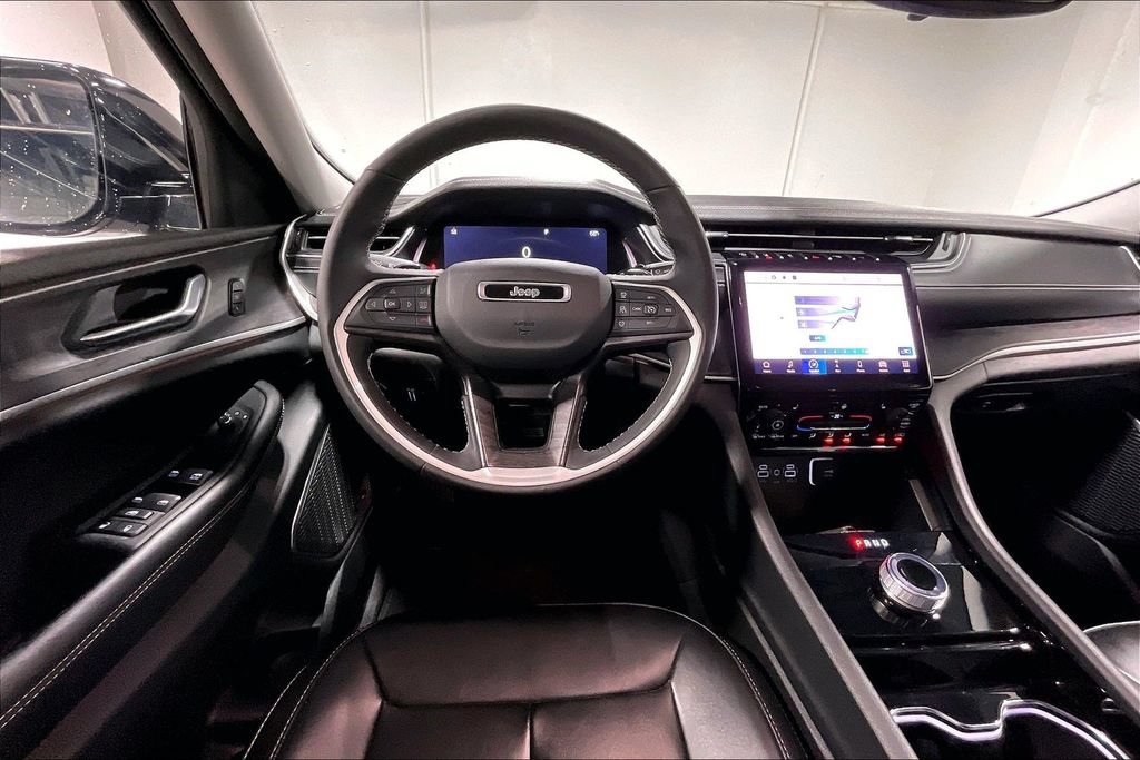 Used 2023 Jeep Grand Cherokee Limited RWD image 6