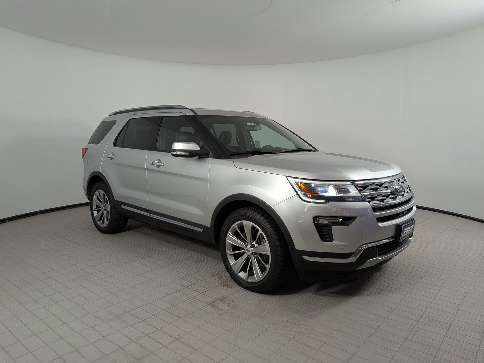 Used 2018 Ford Explorer Limited AWD/4WD image 7