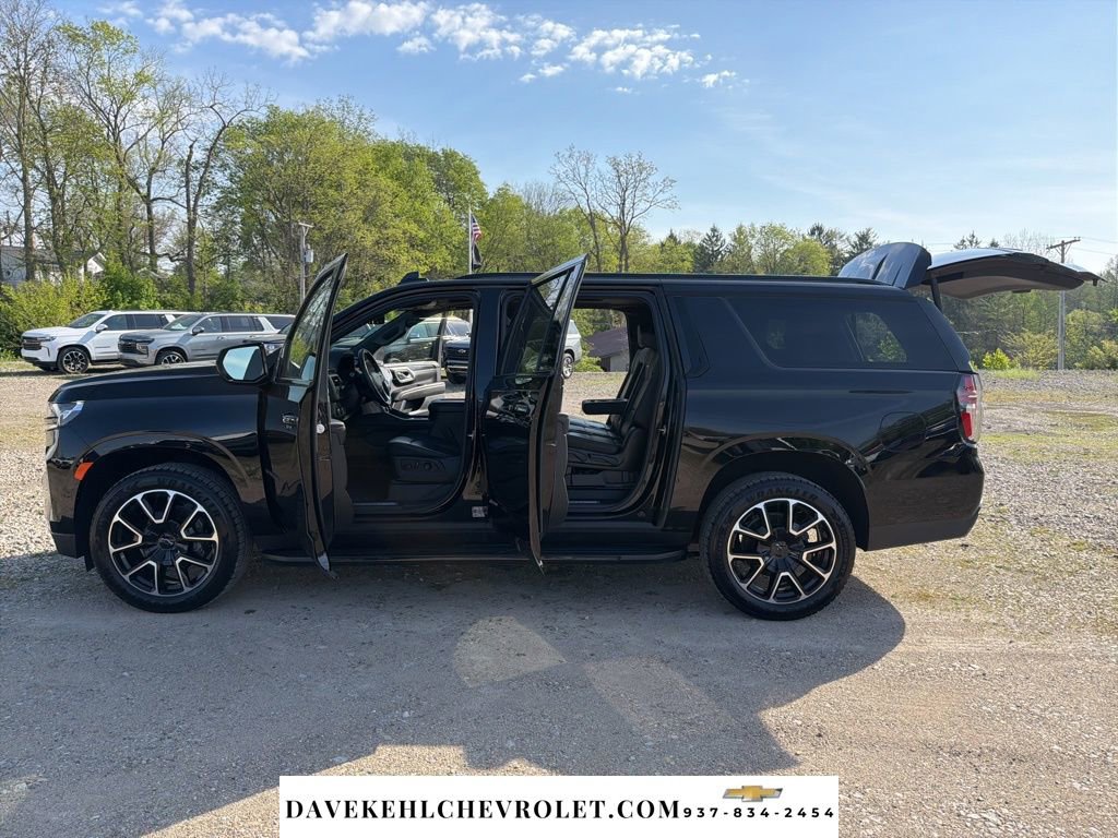 Used 2021 Chevrolet Suburban RST AWD/4WD image 32