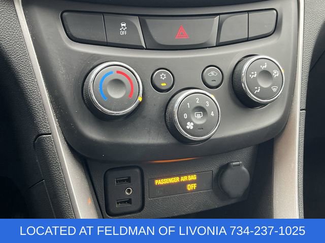 Certified 2022 Chevrolet Trax LT w/ LT Convenience Package image 17