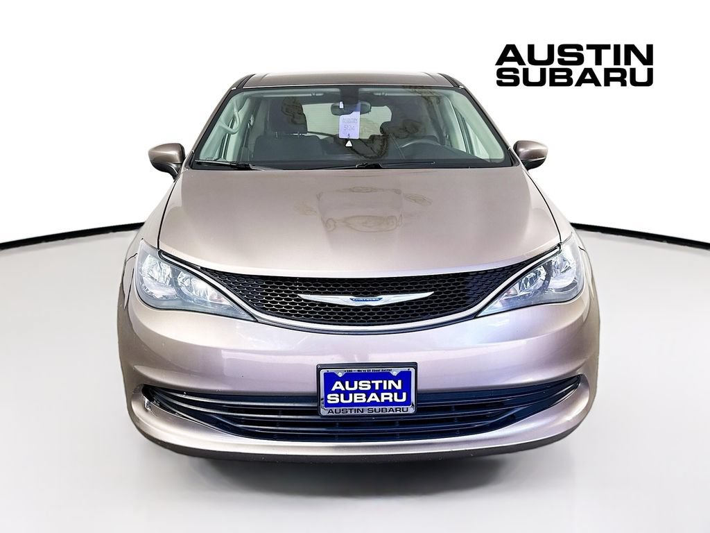 Used 2017 Chrysler Pacifica LX w/ Tire & Wheel Group FWD image 2