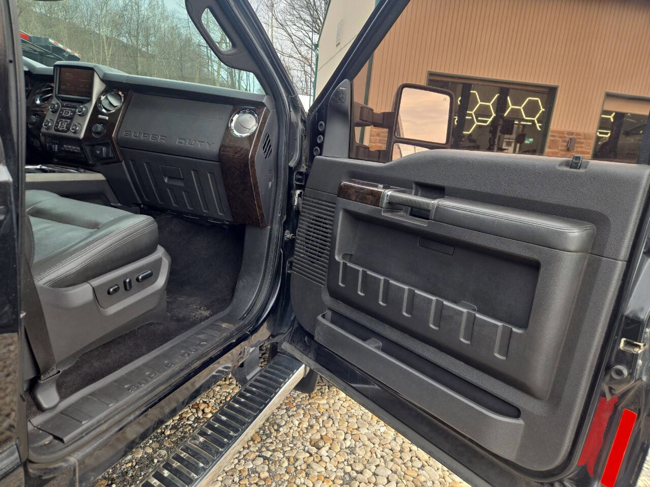 Used 2015 Ford F450 Platinum w/ Platinum Package AWD/4WD image 25