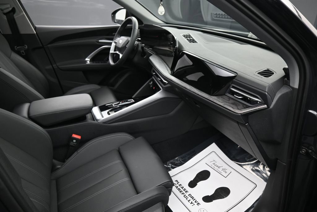 Used 2025 Audi Q5 Premium Plus w/ Premium Plus AWD/4WD image 31
