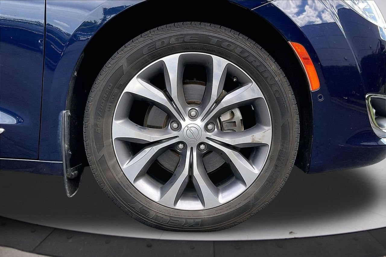 Certified 2018 Chrysler Pacifica Limited w/ Advanced Safetytec Group FWD image 36