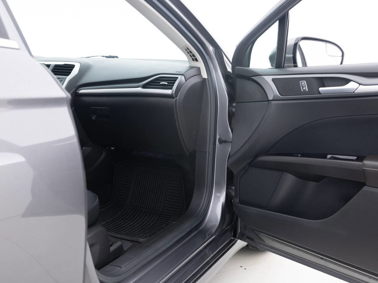 Used 2013 Ford Fusion SE image 28