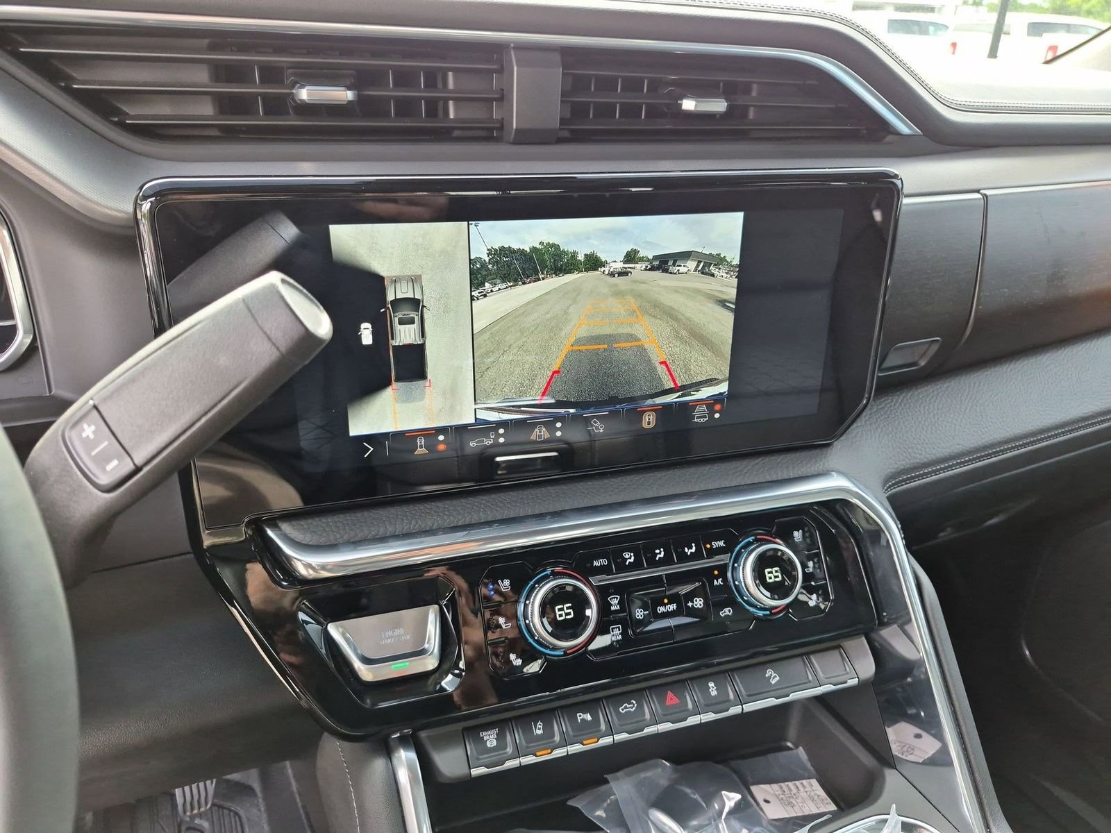 Certified 2025 GMC Sierra 2500 Denali w/ Technology Package AWD/4WD image 15