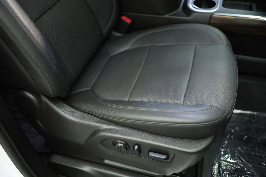 Used 2023 GMC Sierra 3500 SLT w/ SLT Convenience Package image 60