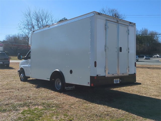 Used 2022 Chevrolet Express 3500 w/ Power Convenience Package image 11