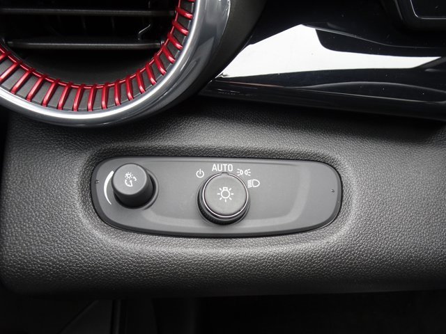 Certified 2024 Chevrolet Trax RS w/ Sunroof Package image 22