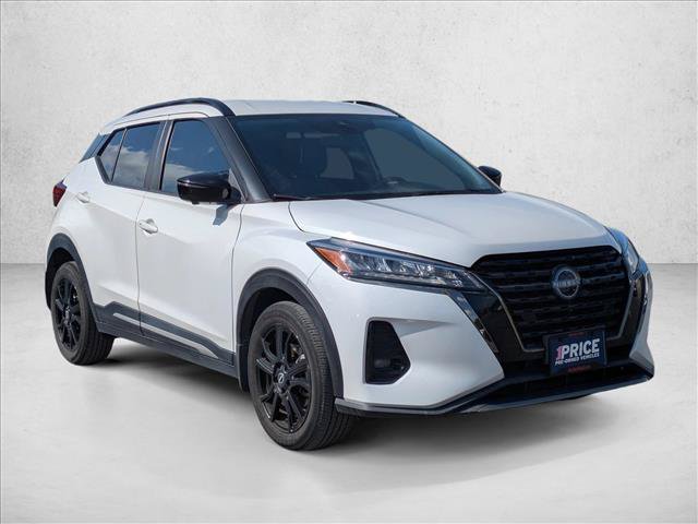 Used 2024 Nissan Kicks SR w/ SR Premium Package FWD image 3