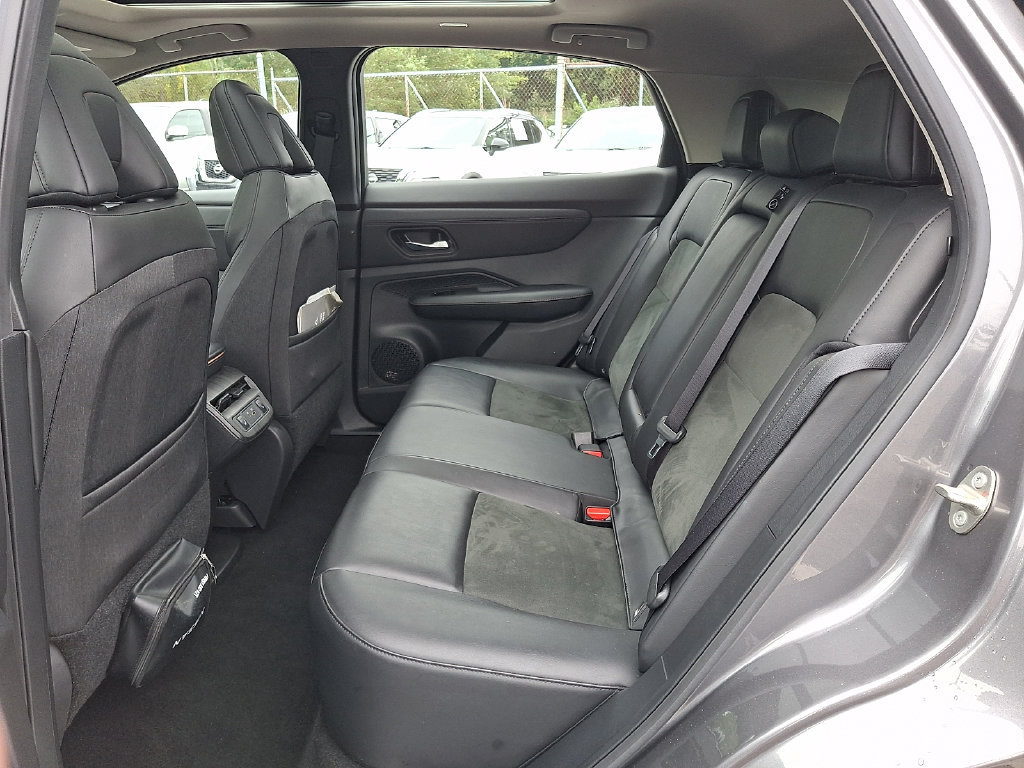 Certified 2024 Nissan Ariya AWD image 11