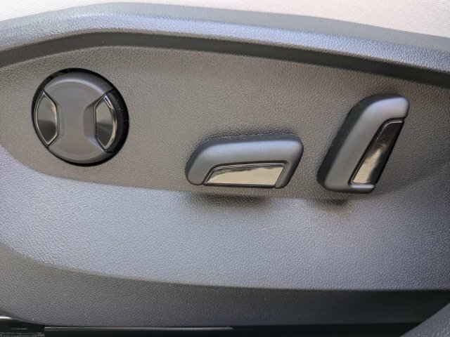 New 2026 Volkswagen Taos SE FWD image 20