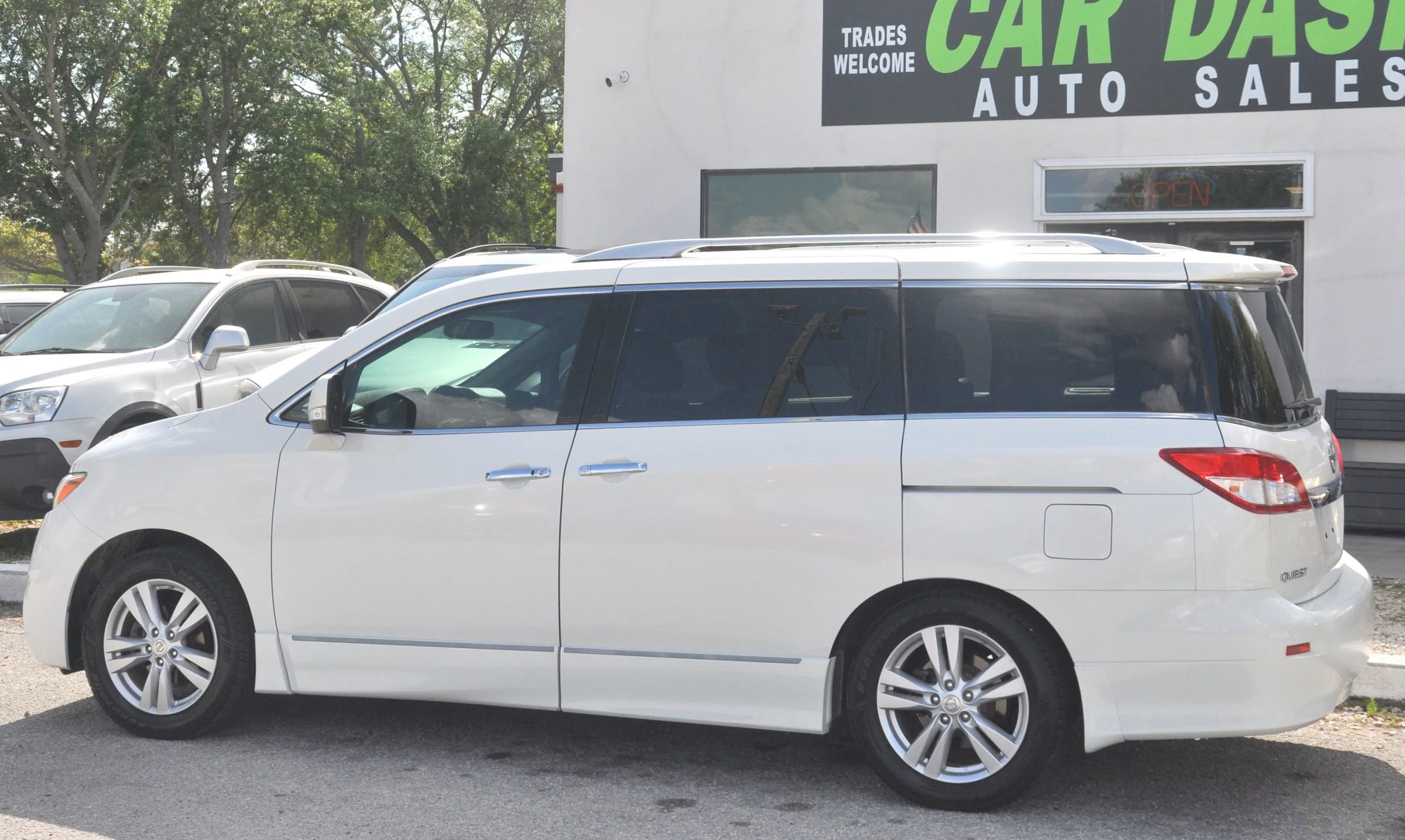 Used 2012 Nissan Quest LE w/ Value Cargo Pkg image 8