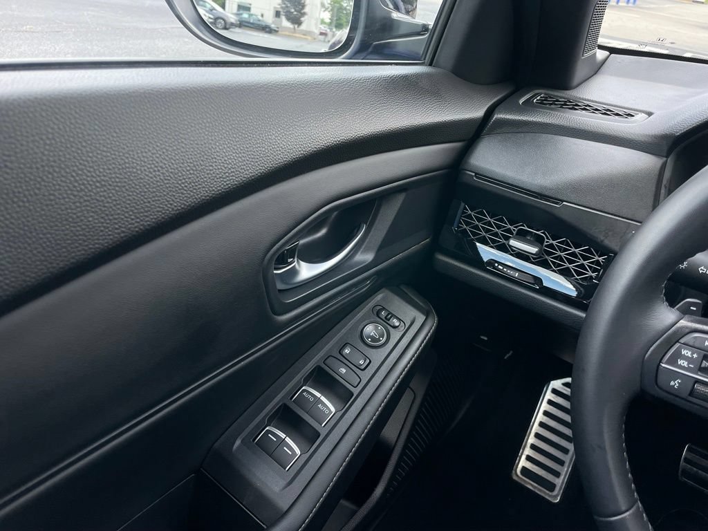 Certified 2025 Honda Accord Sport image 22
