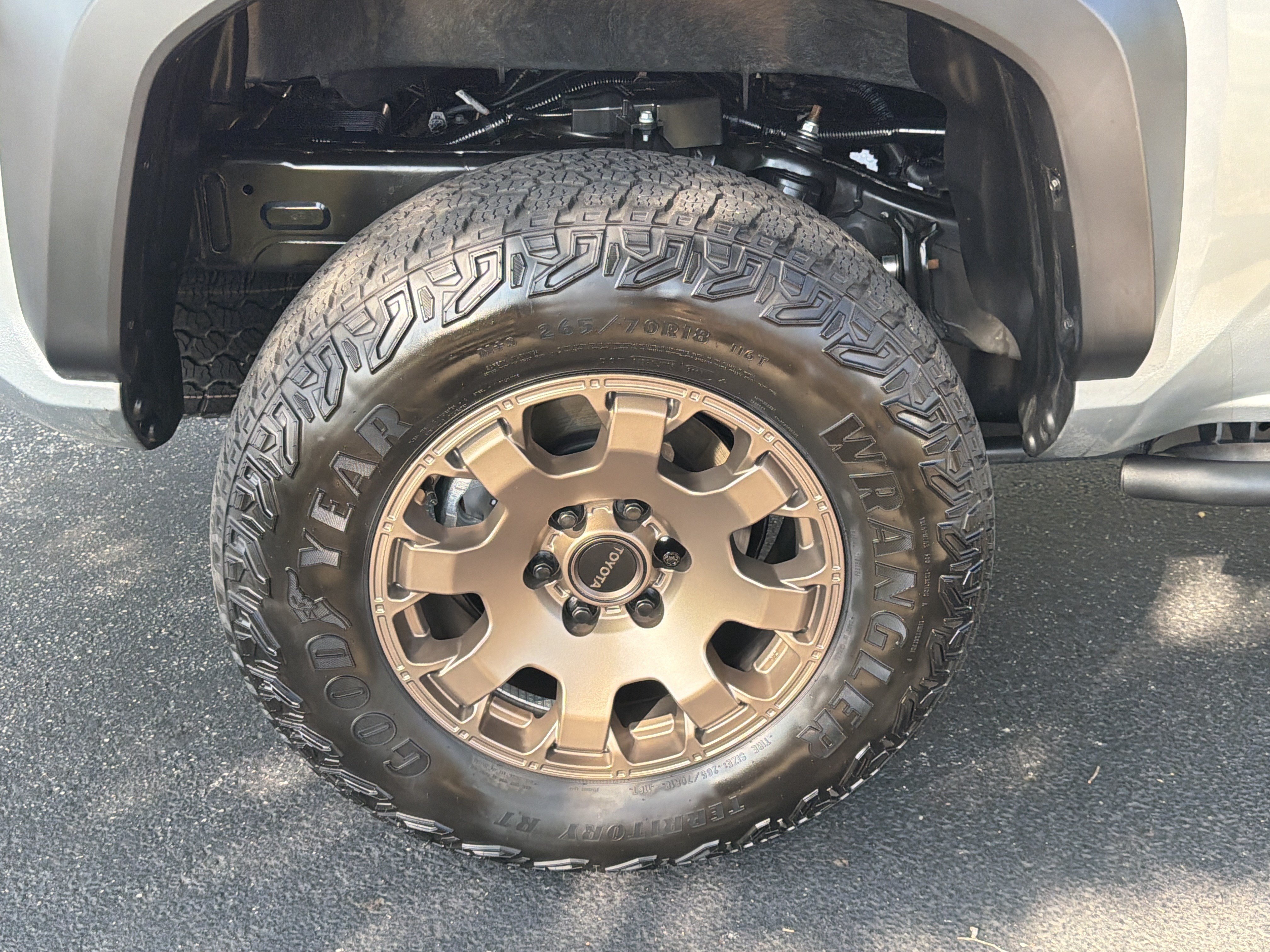 Used 2025 Toyota Tacoma 4x4 Double Cab Hybrid image 16