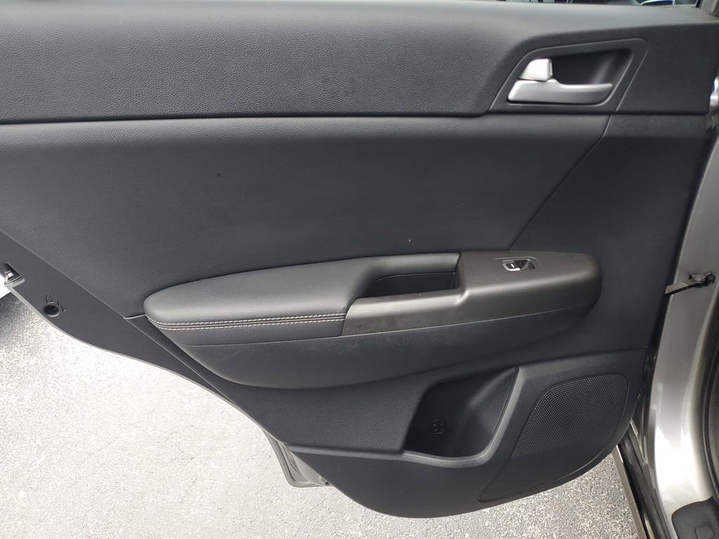 Used 2021 Kia Sportage S image 10