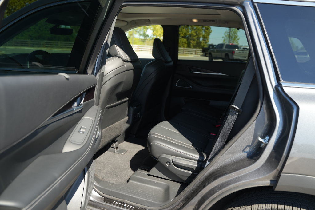 Used 2025 INFINITI QX60 Sensory AWD/4WD image 17
