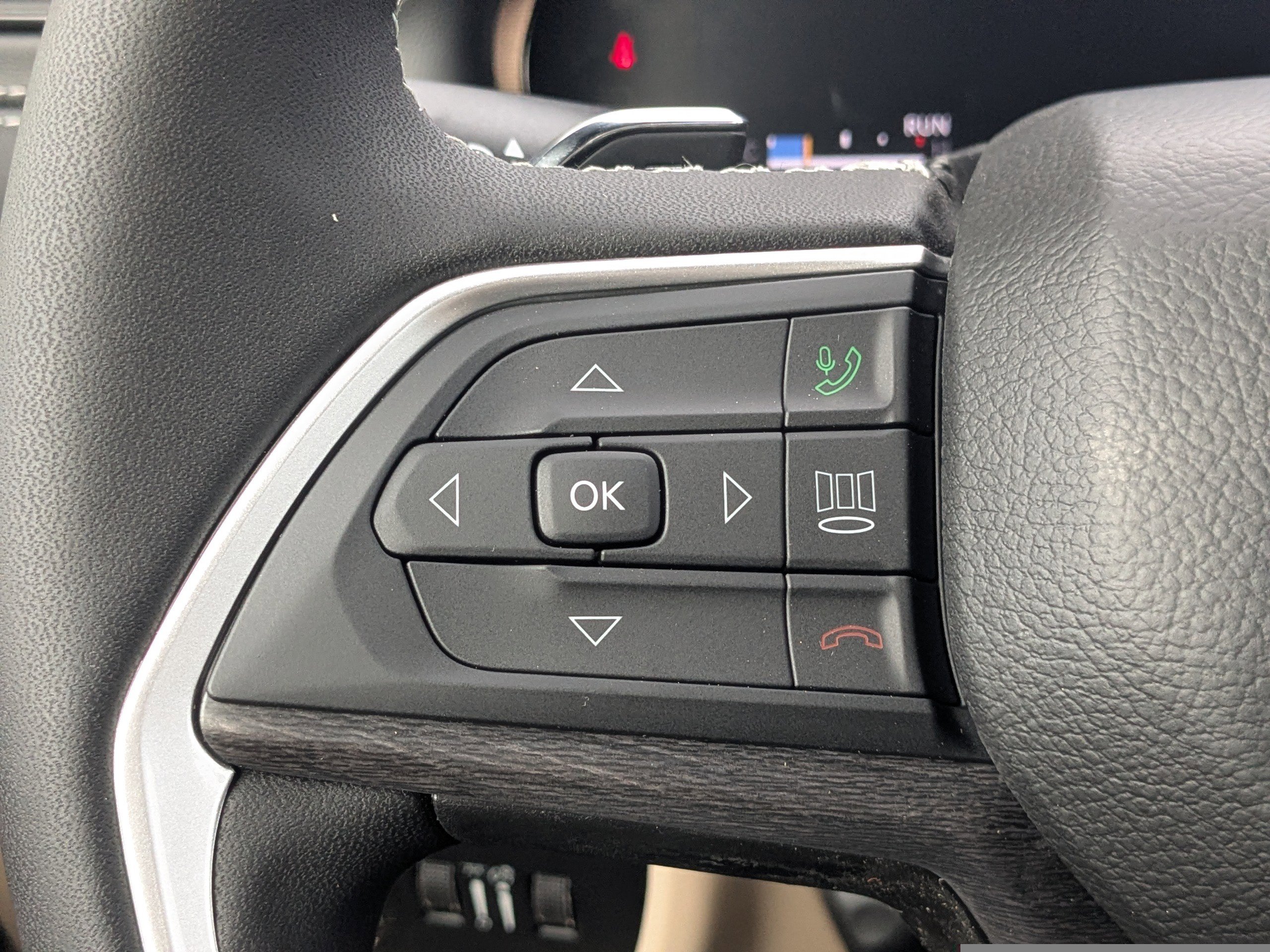 New 2026 Jeep Grand Cherokee Limited w/ Luxury Tech Group II image 24