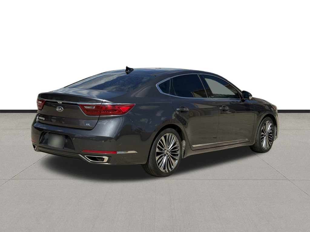 Used 2018 Kia Cadenza Limited FWD image 5