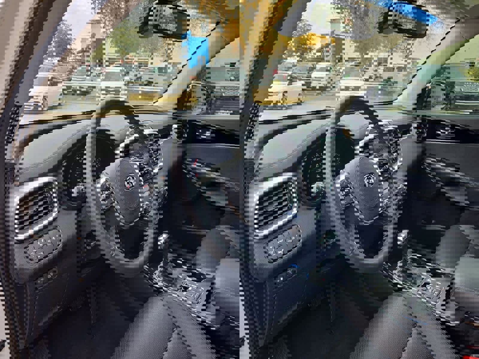 Used 2019 Kia Sorento SX image 2