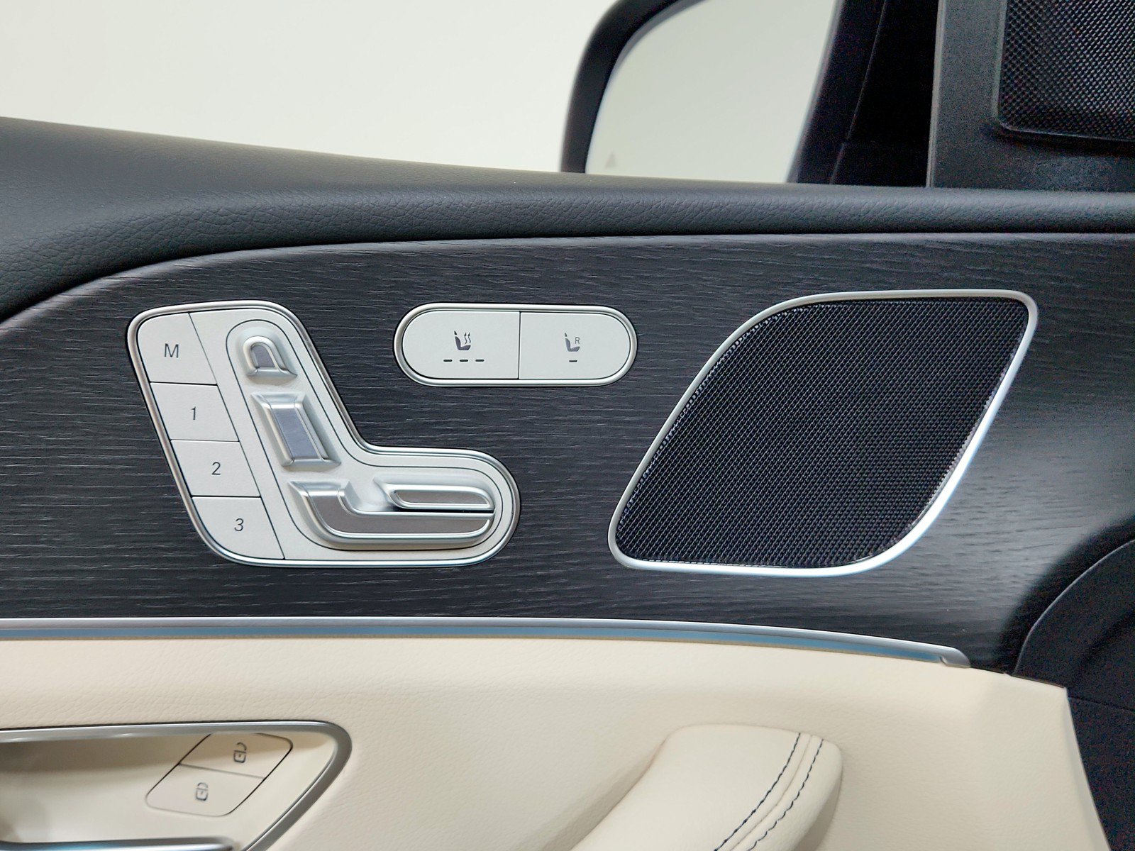 Certified 2025 Mercedes-Benz GLE 350 4MATIC image 37