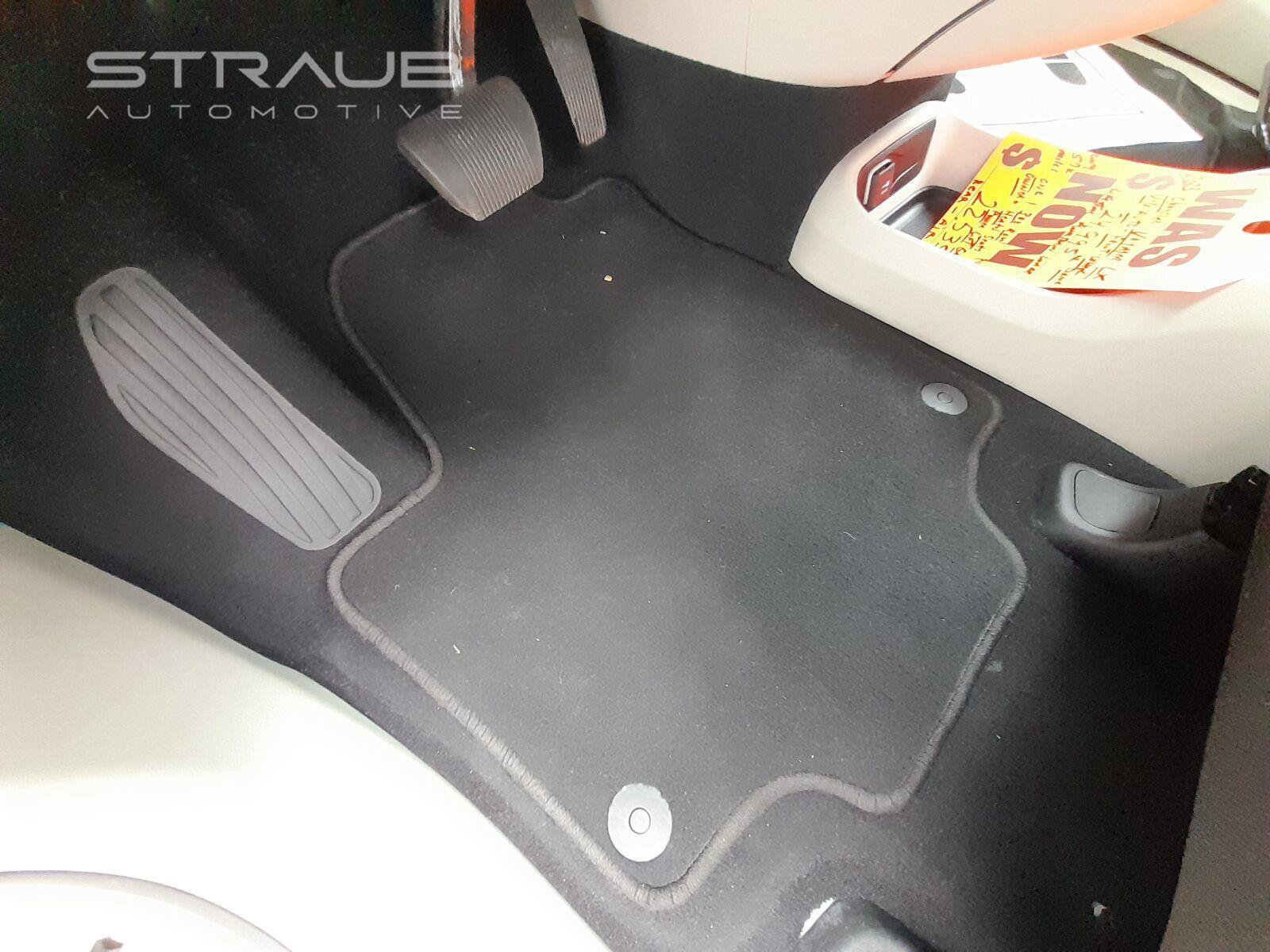 Used 2023 Chrysler Voyager LX FWD image 34