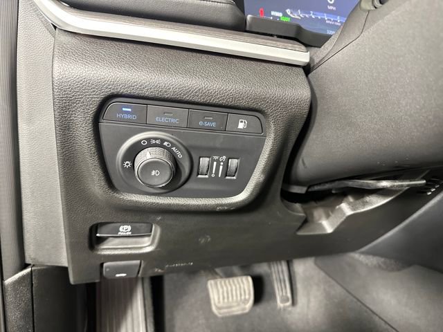 Used 2023 Jeep Grand Cherokee 4WD 4xe image 18