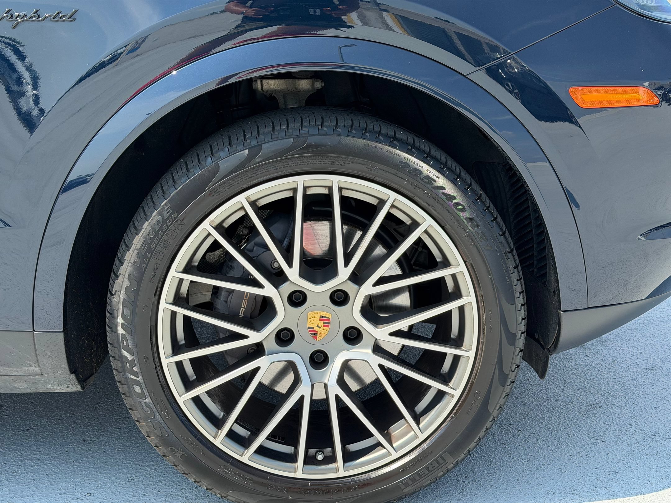 Certified 2023 Porsche Cayenne Platinum Edition AWD/4WD image 13