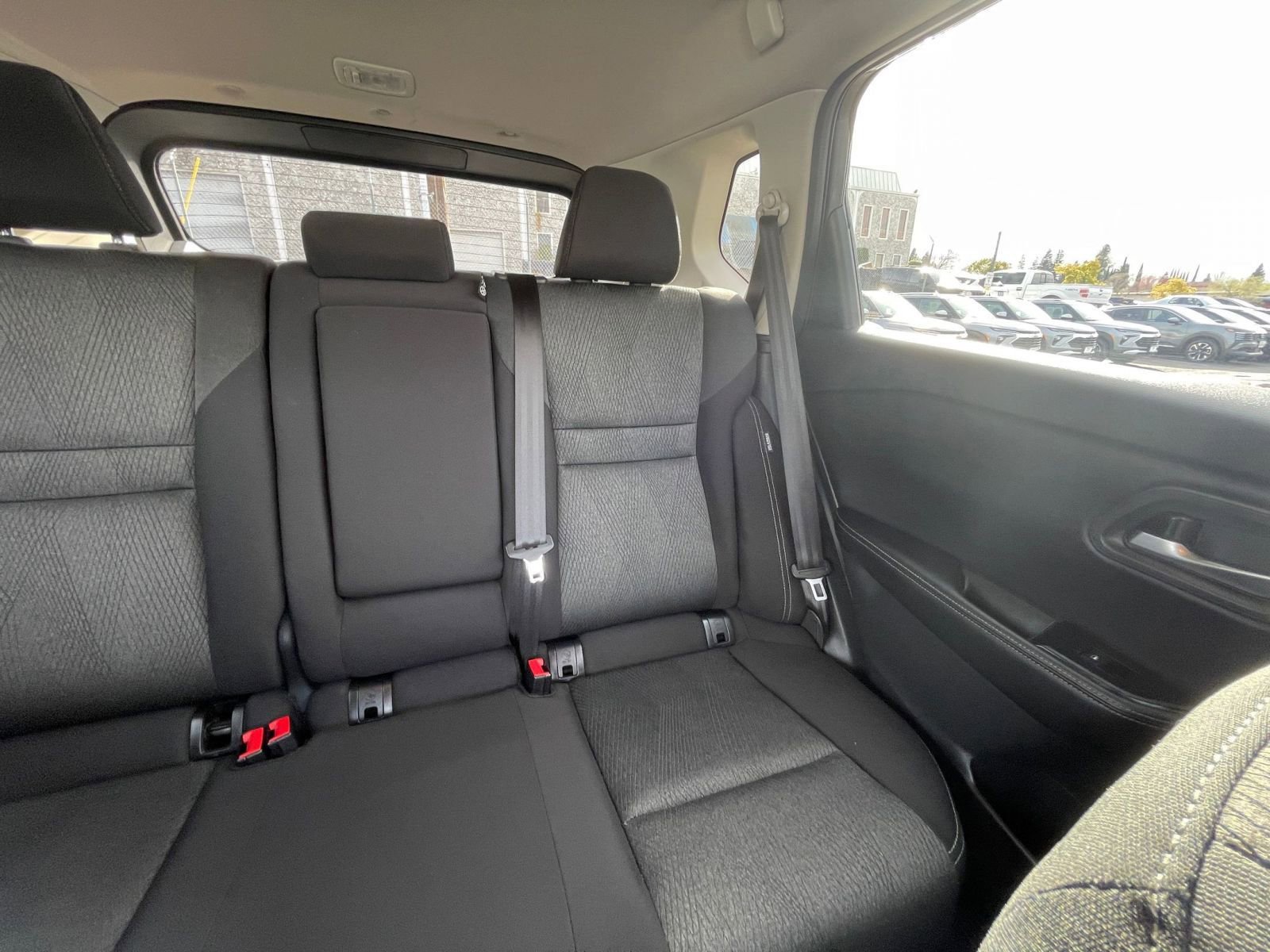 Used 2025 Nissan Rogue SV image 39