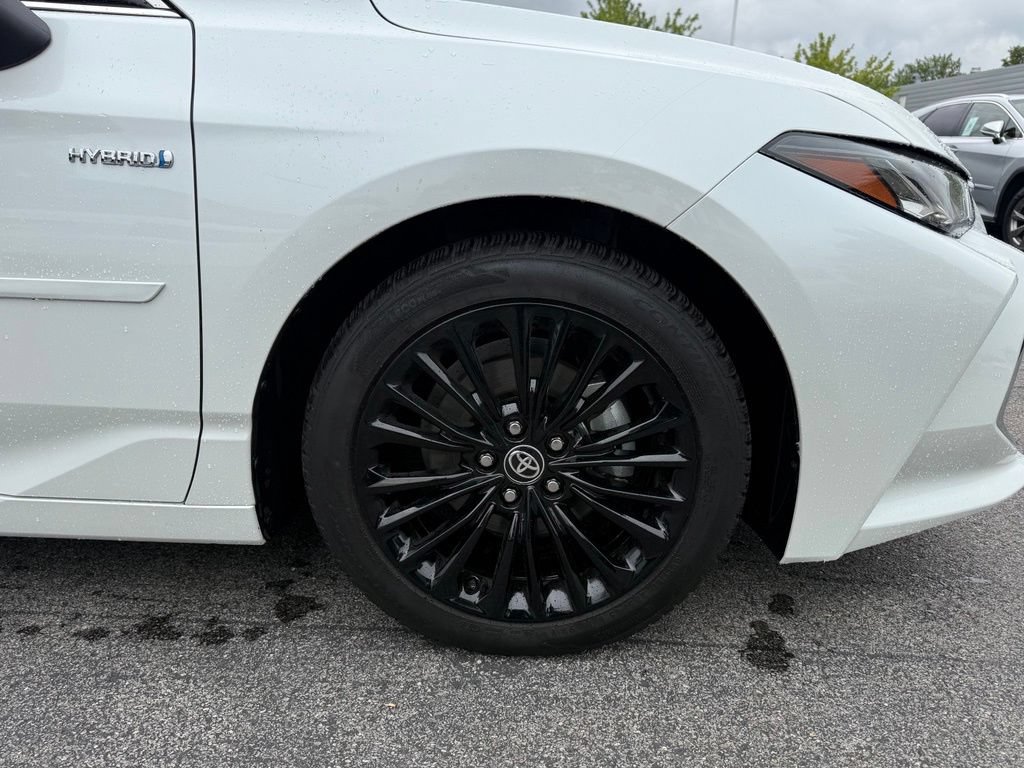 Used 2021 Toyota Avalon Limited w/ Advanced Safety Package FWD image 28