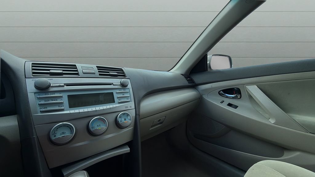 Used 2009 Toyota Camry CE FWD image 18