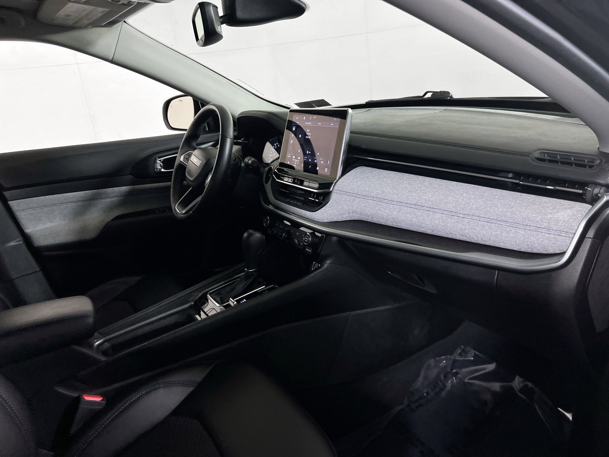 Used 2022 Jeep Compass Latitude w/ Convenience Group image 27