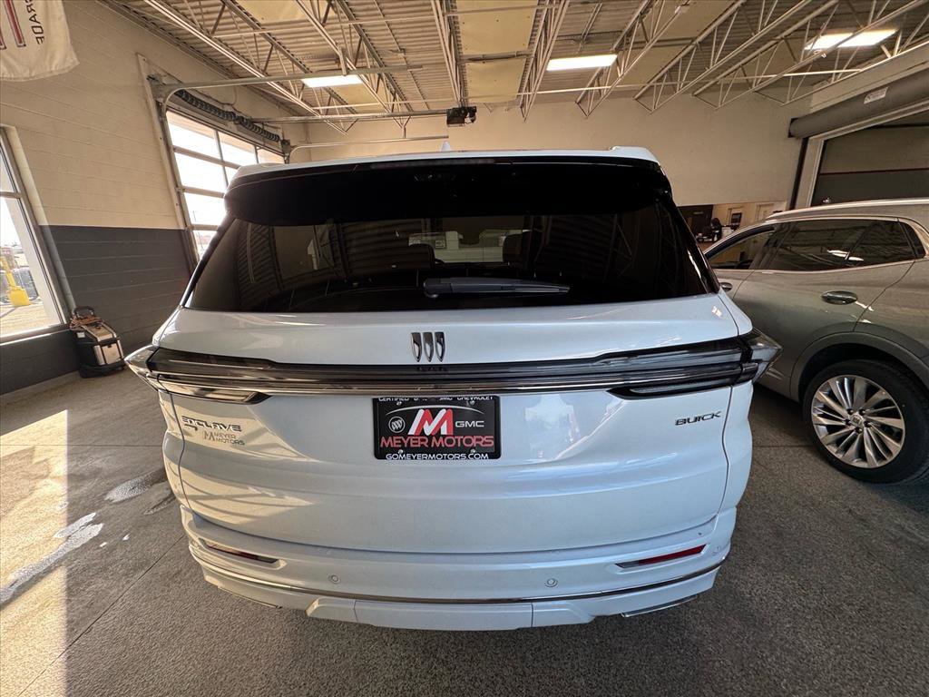 Used 2025 Buick Enclave Avenir w/ Super Cruise Package image 6