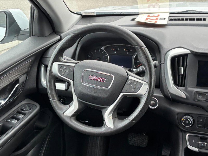 Used 2023 GMC Terrain SLE image 12