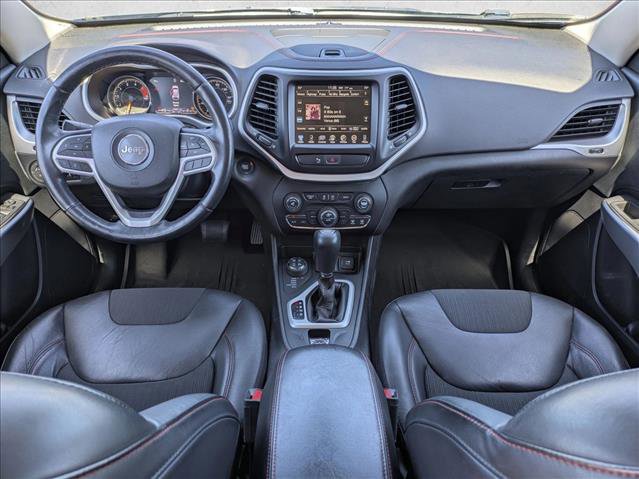 Used 2018 Jeep Cherokee Trailhawk w/ Comfort/Convenience Group AWD/4WD image 18